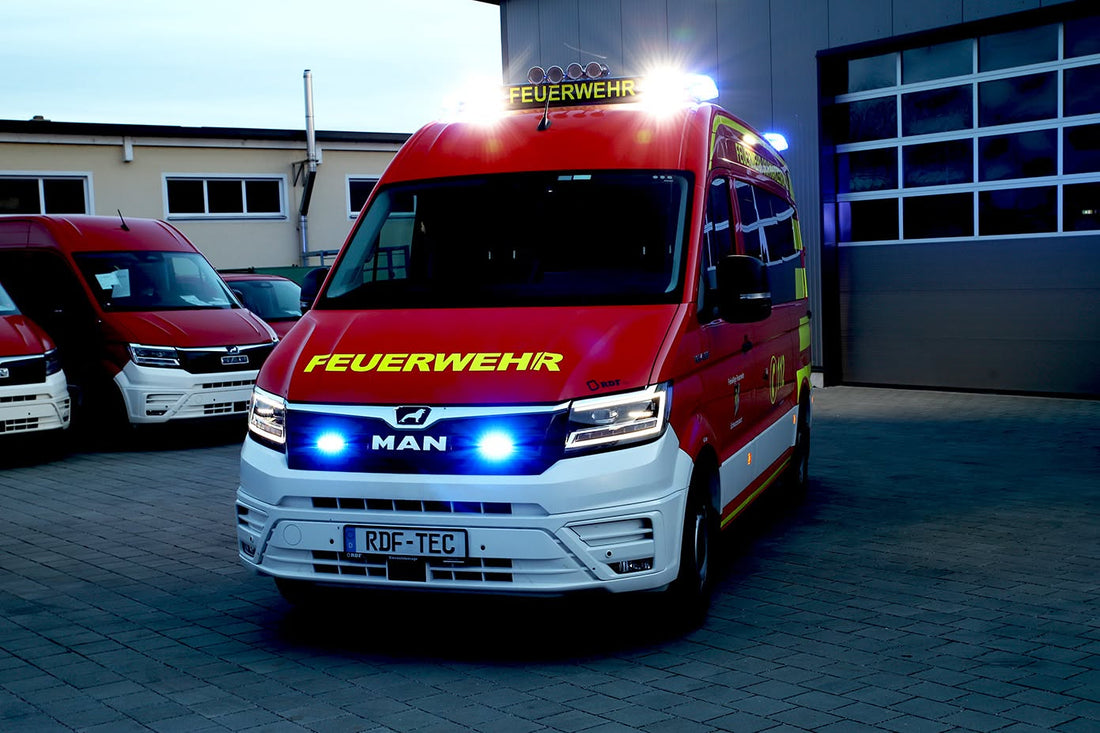 Mehrzweckfahrzeug auf Basis MAN TGE mit Geräteraumausbau mit Lagerungsebenen u. v. m.