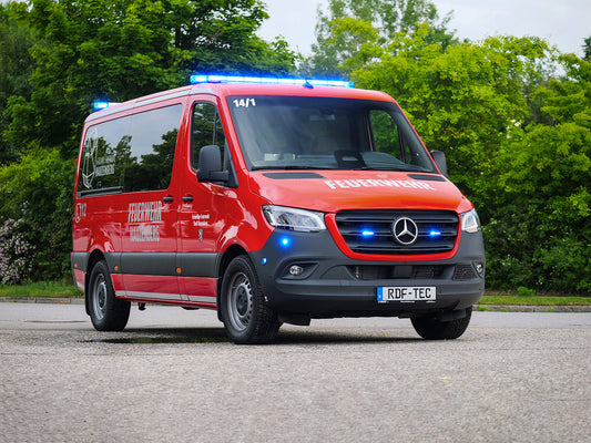 Mannschaftstransportwagen auf Basis Mercedes-Benz Sprinter