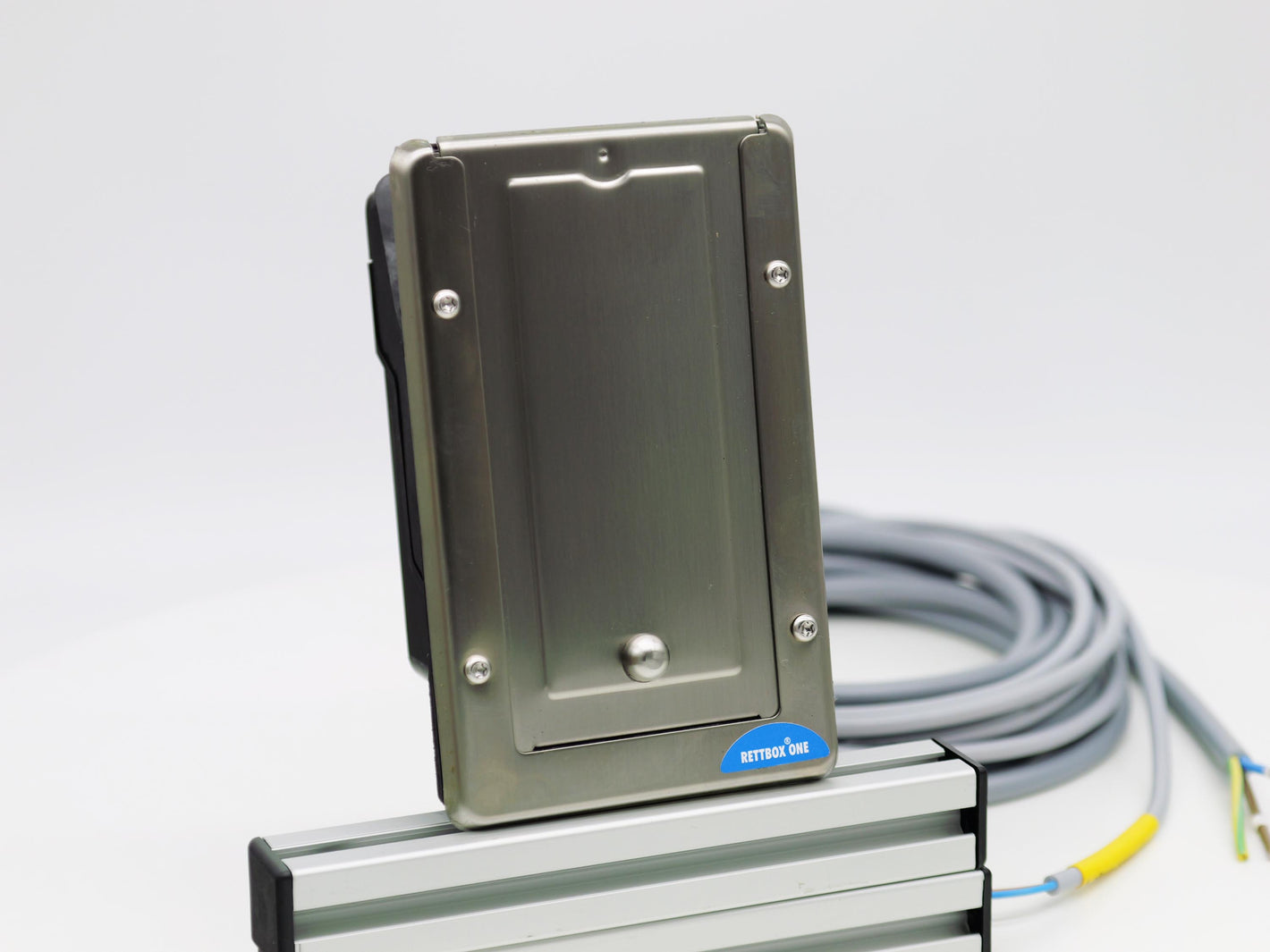 CAVE: Marechal RETTBOX® One 20A feed