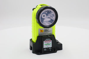Peli™ 3765Z0 Atex Zone 0 abgewinkelte Taschenlampe Handleuchte, wiederaufladbar